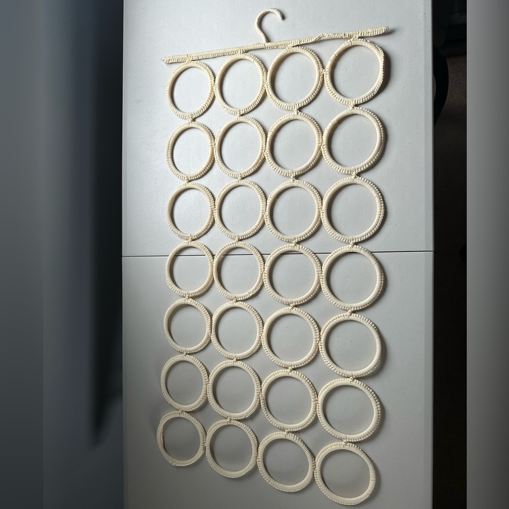 Scarf holder